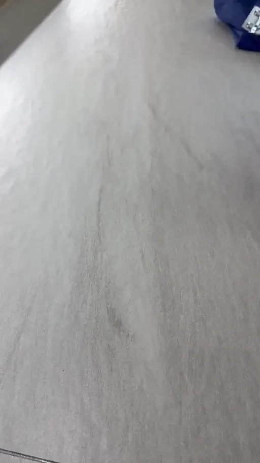 포세린타일 전후 비교 영상 장면